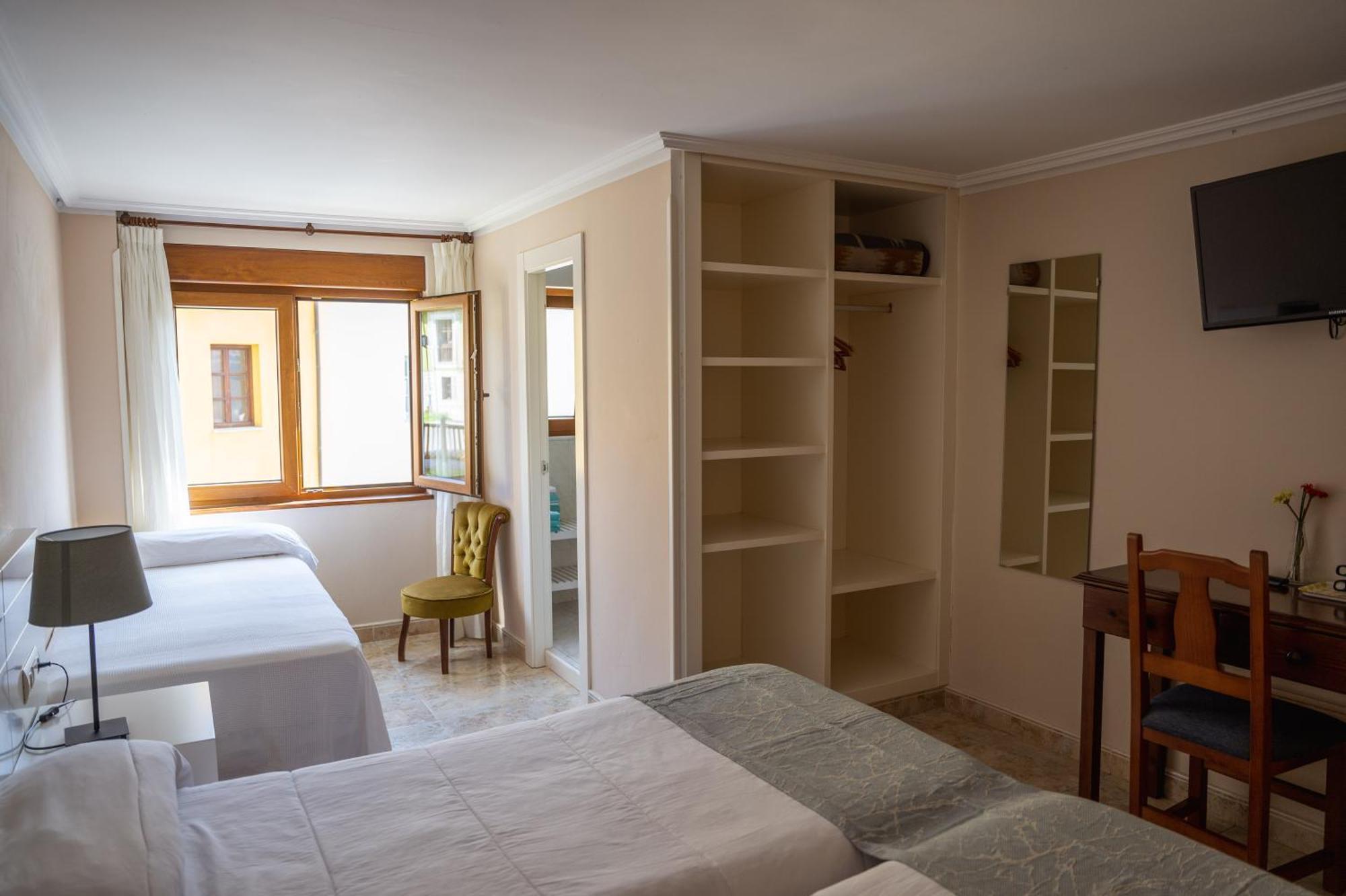 Pension San Jorge Nueva De Llanes Eksteriør bilde
